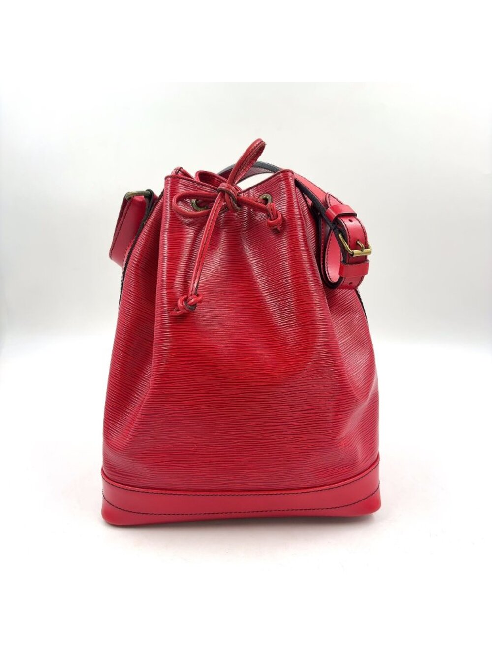 Louis Vuitton Noe Epi Castilian Red Leather Shoulder Bag Gold